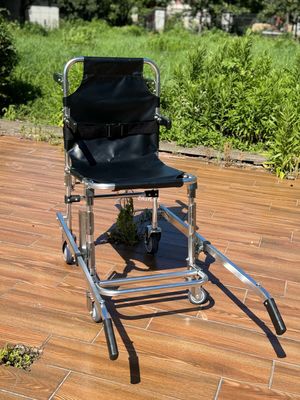 Escaleras plegables de aleación de aluminio espeso con tejido de PVC 4 ruedas y 6 asas