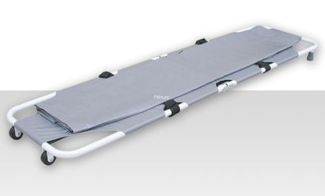 Muertos de transporte de cuerpos en camillas