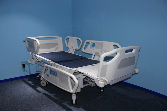 Un buen precio. Cama de hospital eléctrica en frío del acero los 85in para el uso en el hogar W105 blanco con el retrete en línea